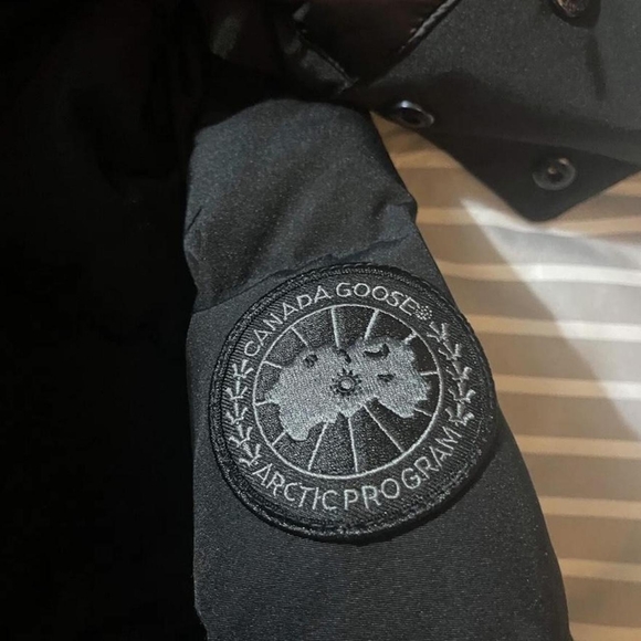 Canada Goose SOLARIS PARKA Down Parka - Picture 3 of 3